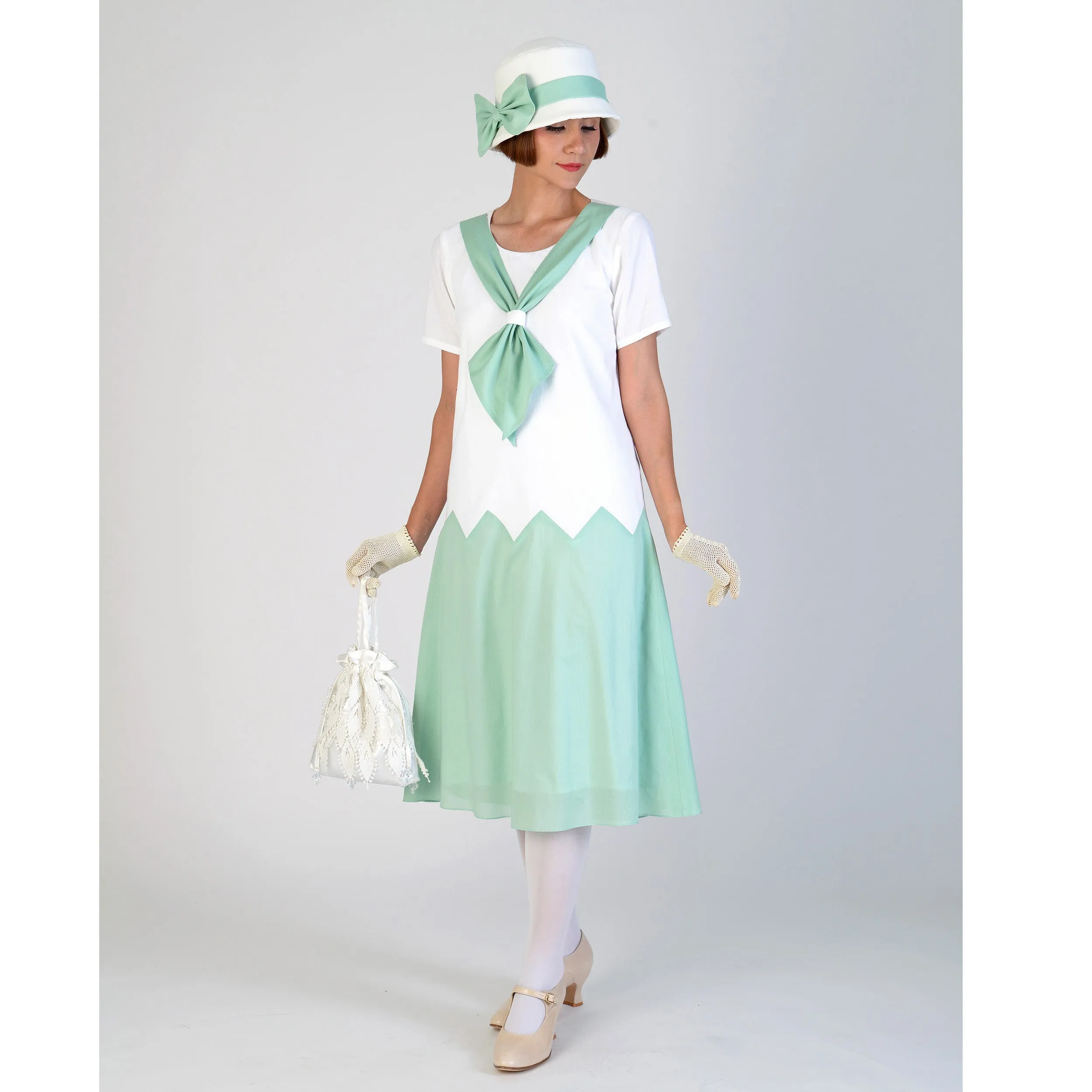 1920s cloche hat in off-white and mint green cotton