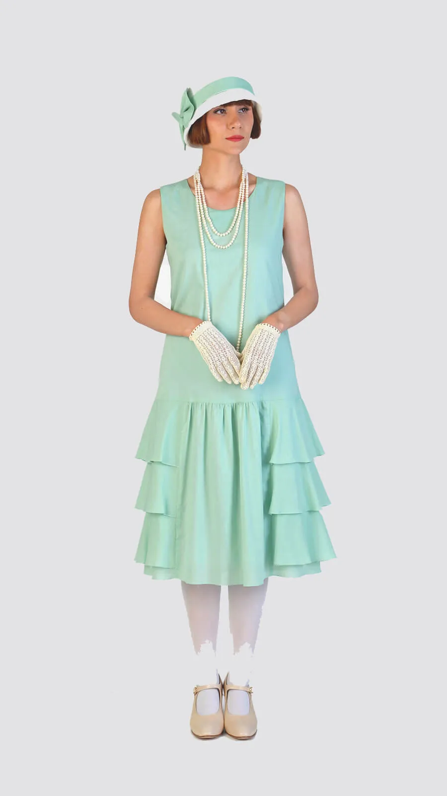 1920s cloche hat in off-white and mint green cotton