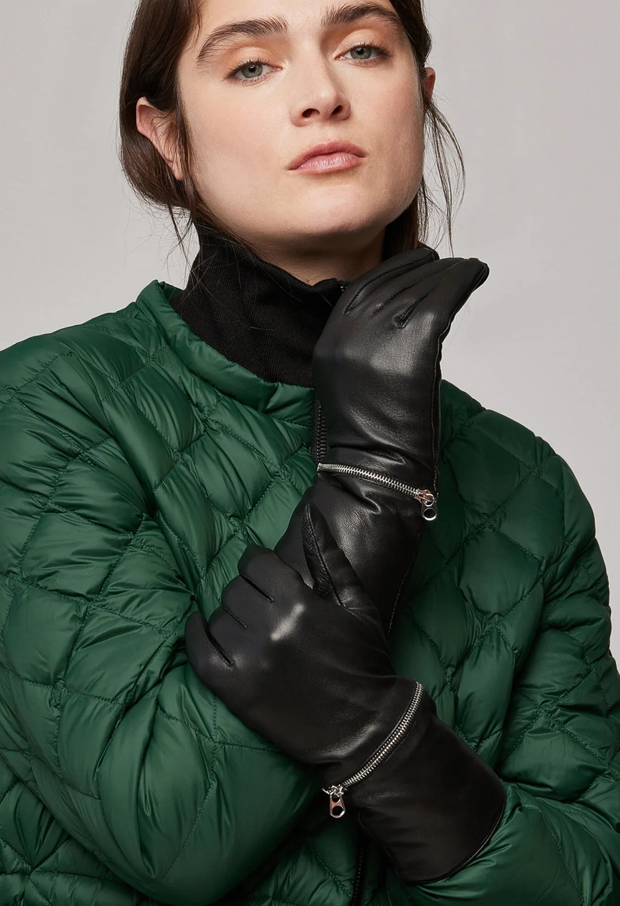 Demy Gloves