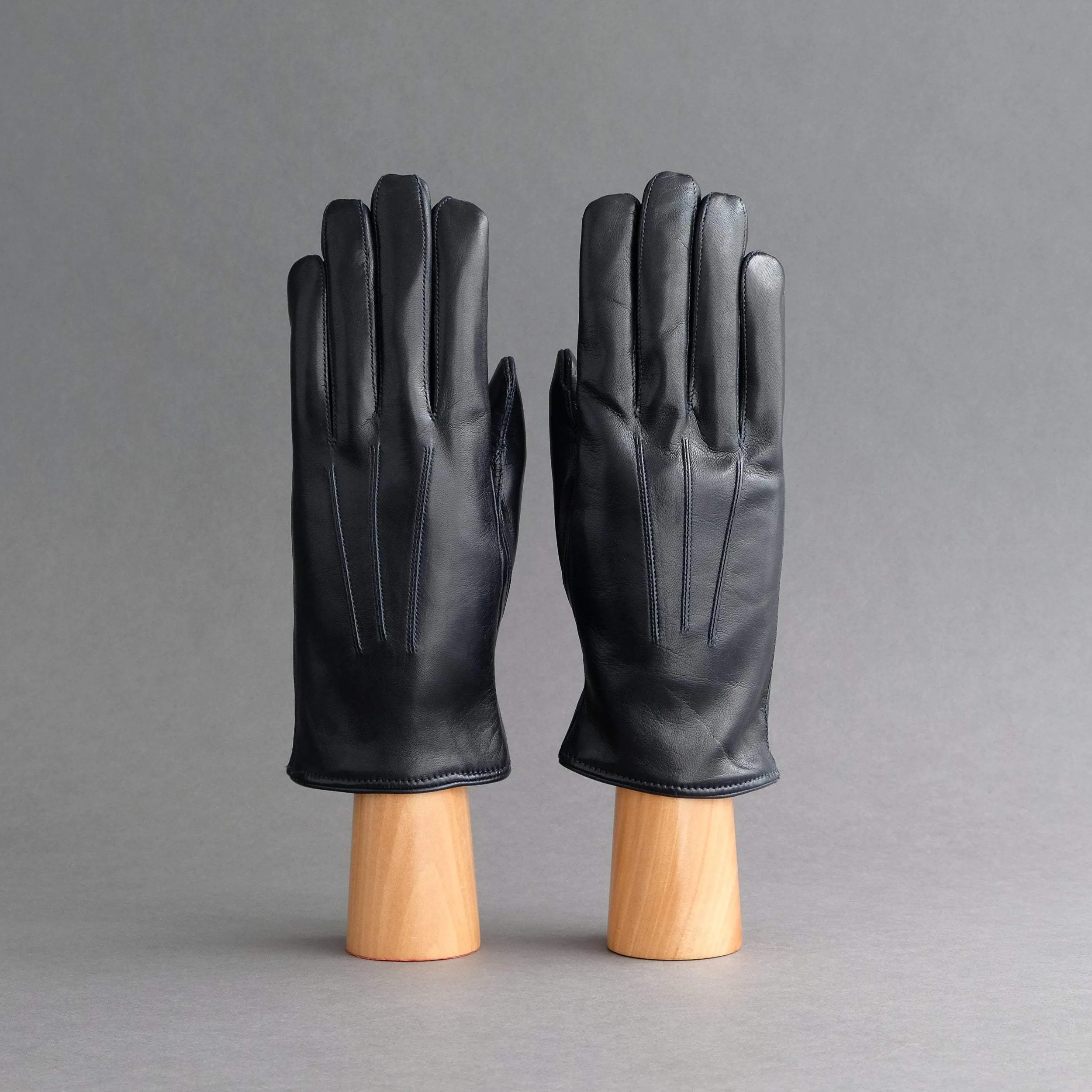 Gentlemen's Gloves from Blue Hair Sheep Nappa Lined with Purple Cashmere