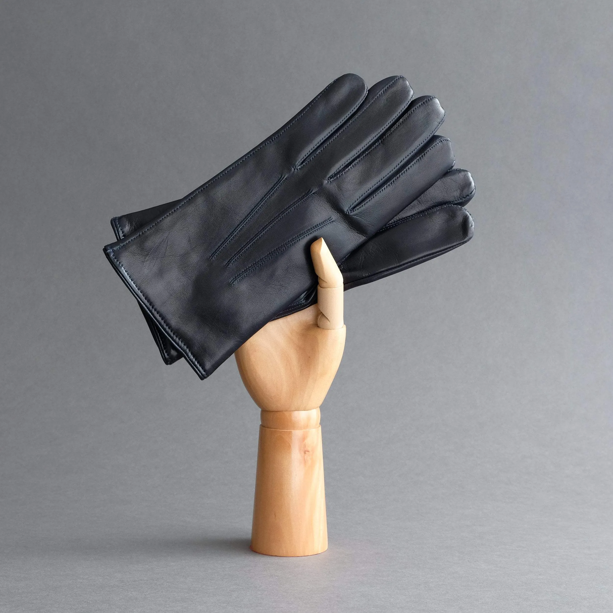 Gentlemen's Gloves from Blue Hair Sheep Nappa Lined with Purple Cashmere